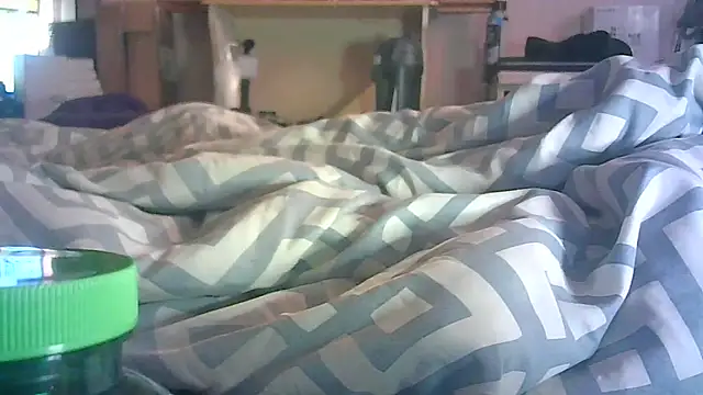 ON3YOULLN3VER_FIR3 webcam