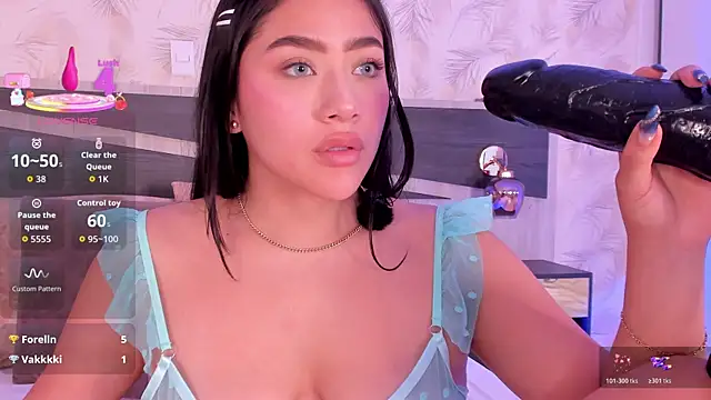 nicolle_pierce webcam