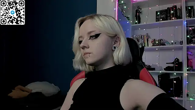 Holy_Mistress_S webcam