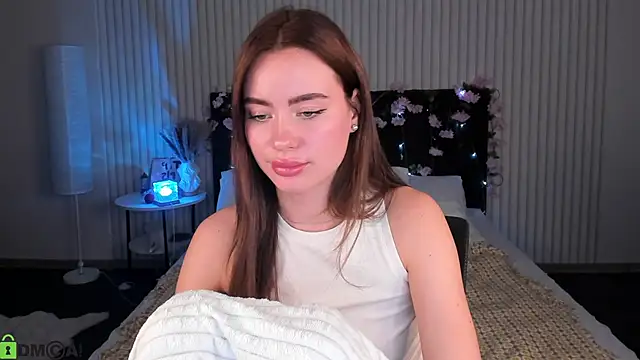 Ameli_Povilain webcam