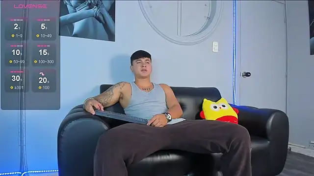 Cristopher_strong webcam