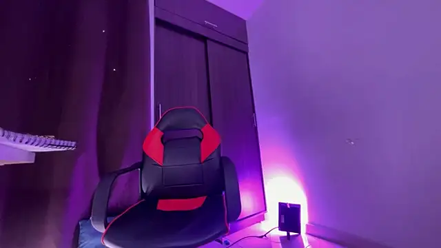 regina_mills_milk webcam