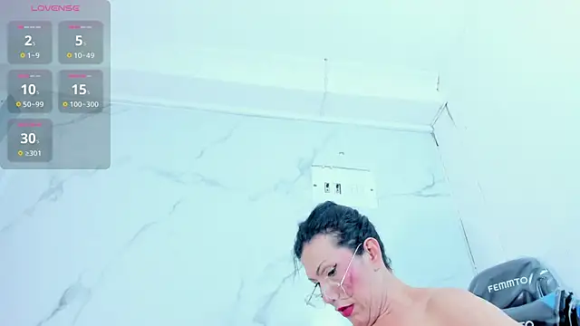 Cleopatra_Trans webcam