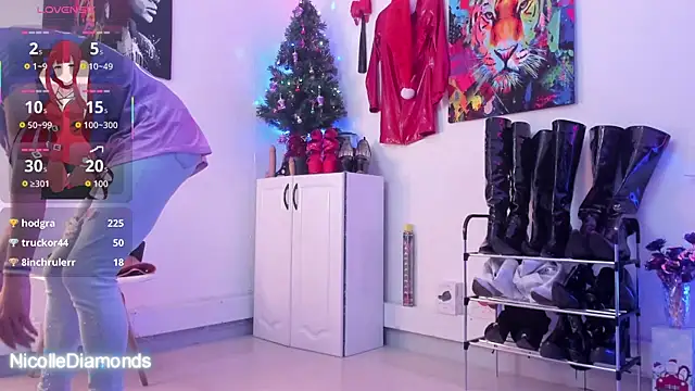 NicolleDiamonds_cg webcam