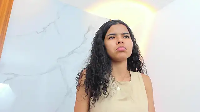 IsabellaMonet webcam