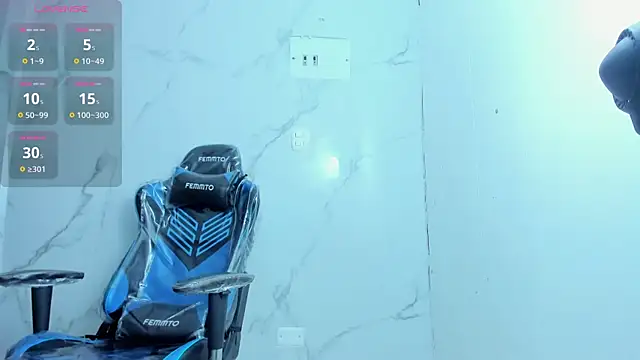 cleopatra_trans (Ask my age) - Show asshole+spank ass x10