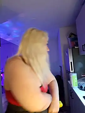 Webcam Model (RaisingDaisy)  is live.Free join now!