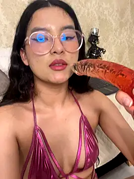 nahomi_blaze56 webcam