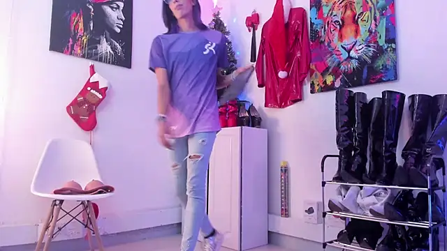 NicolleDiamonds_cg webcam