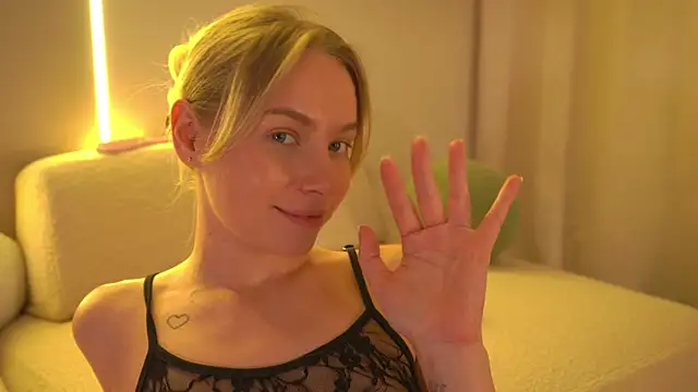 Live sex cam di -Snowwwy-