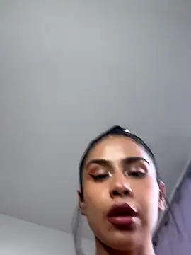 Webcam Model (Nikothyna)  is live.Free join now!