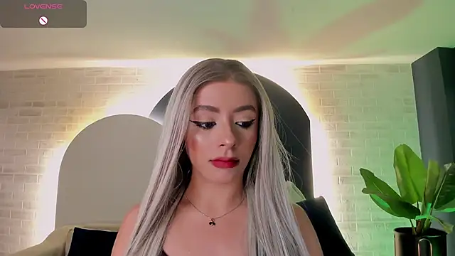 IsabellaMoreau webcam