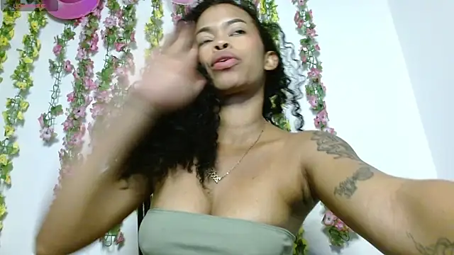 Shenna_brunette_ webcam