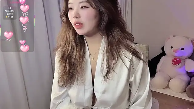 xiaotanbaby (F teen) - 全裸2分钟（国王控制小粉3分钟）