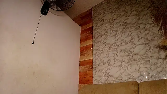 katy_handerson webcam