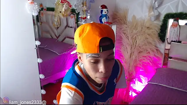 Jonesliam23 webcam