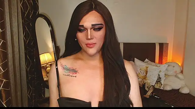 AmazingDivina webcam