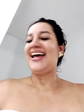 keilymadam Live Webcam on Stripchat