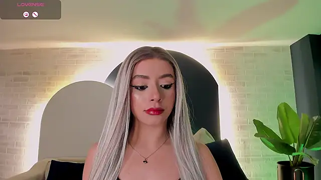 IsabellaMoreau webcam