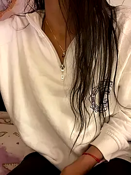 Webcam Model (bonnie_18x)  is live.Free join now!