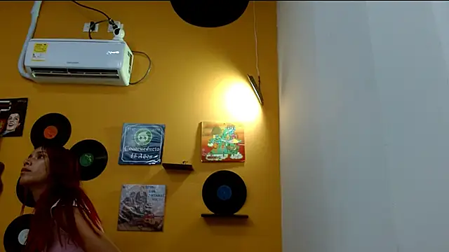 skinnyverus18 webcam