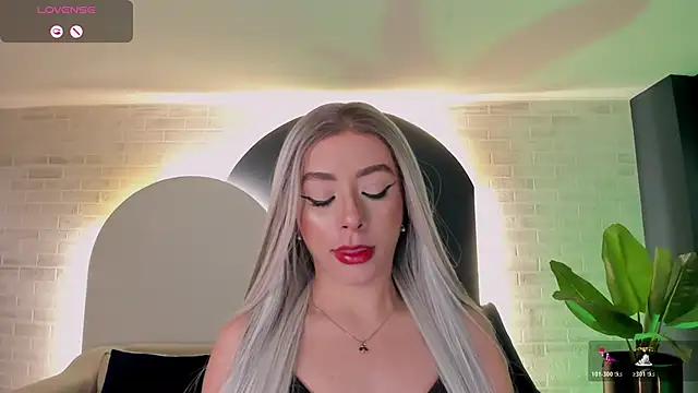 IsabellaMoreau webcam