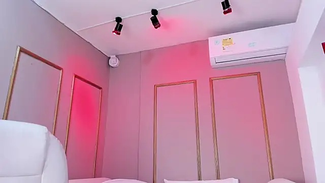 NahimiThompson webcam