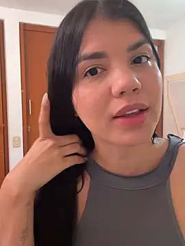 Webcam Model (emma_lopes)  is live.Free join now!