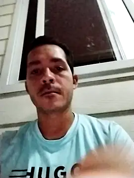 Logan_hetero1 webcam