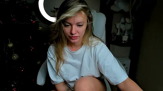 foxy_blond - Foxy_blond's free webcam - UK Sex Cams