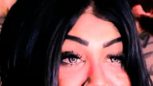 indian_dreamgirl webcam