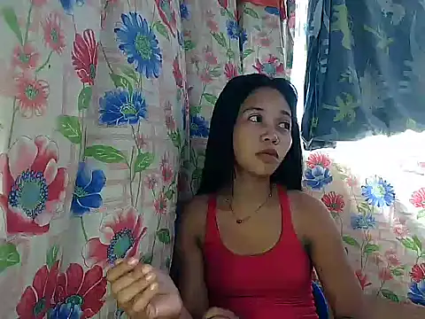 PinaySkinnyGirl webcam