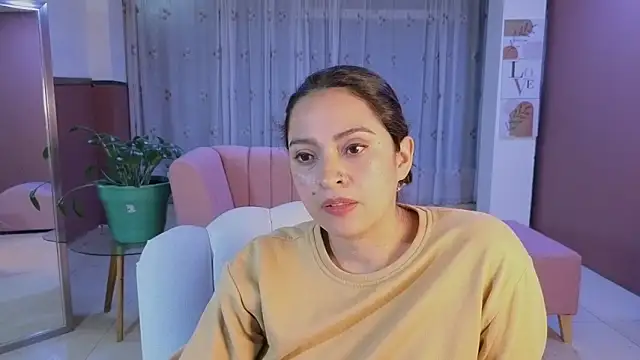 sweet_ahinara webcam