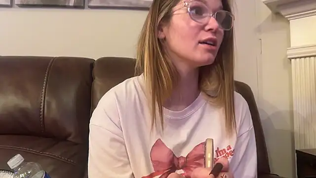 riley_ray69 (F young) - naked 20 min