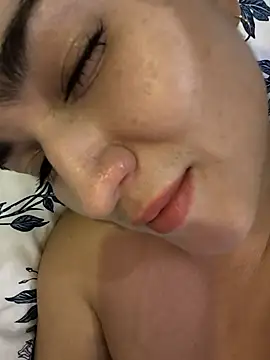 Webcam Model (XxxVale1993) is live