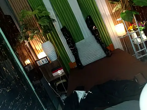 Queen_kendalx19 webcam