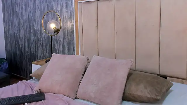 NahomyCarther webcam