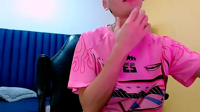 Alex_Millerss webcam