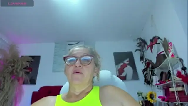 Live Sex Chat with evelin_hott (@evelin_hott)