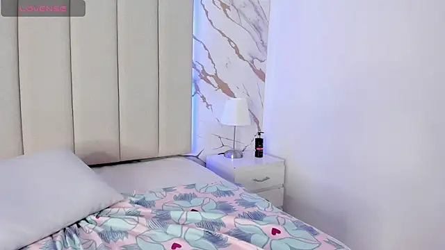 valery_thompsson webcam