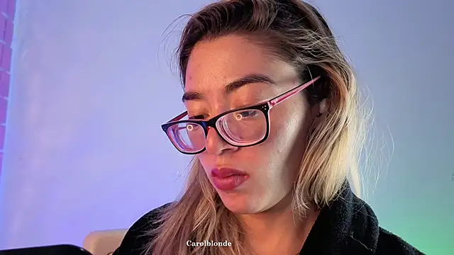 Carolblonde webcam