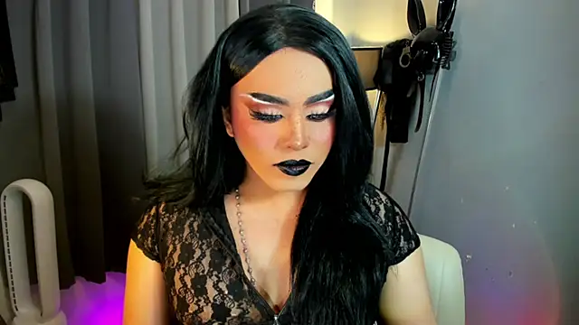 DominaAurumXXX webcam