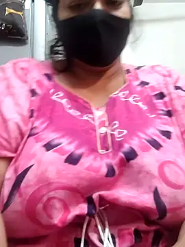 Webcam Model (zeepe19)  is live.Free join now!