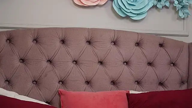 JenniferLovve webcam