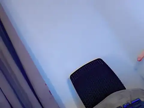 spicyhugecock webcam