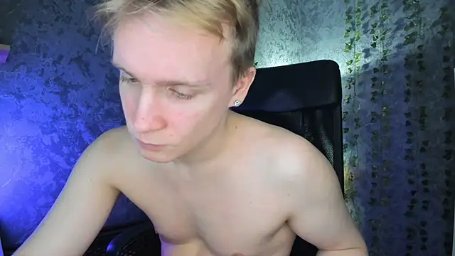 AlexxSweet webcam
