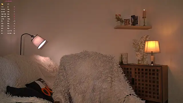 audreybarren (F teen) - play with my sexy tits