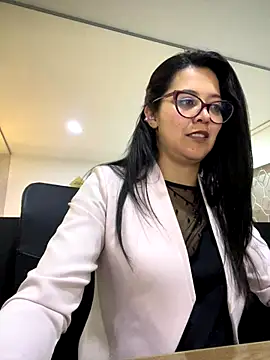 TAMARALEWISMD webcam