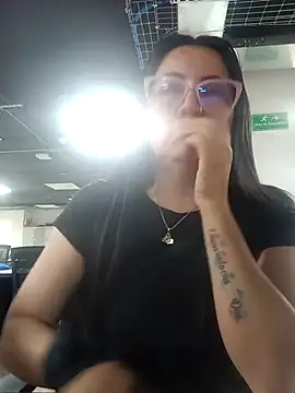 Monserratizzy webcam