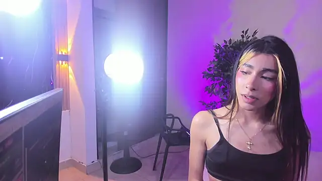 Violett_Divine webcam